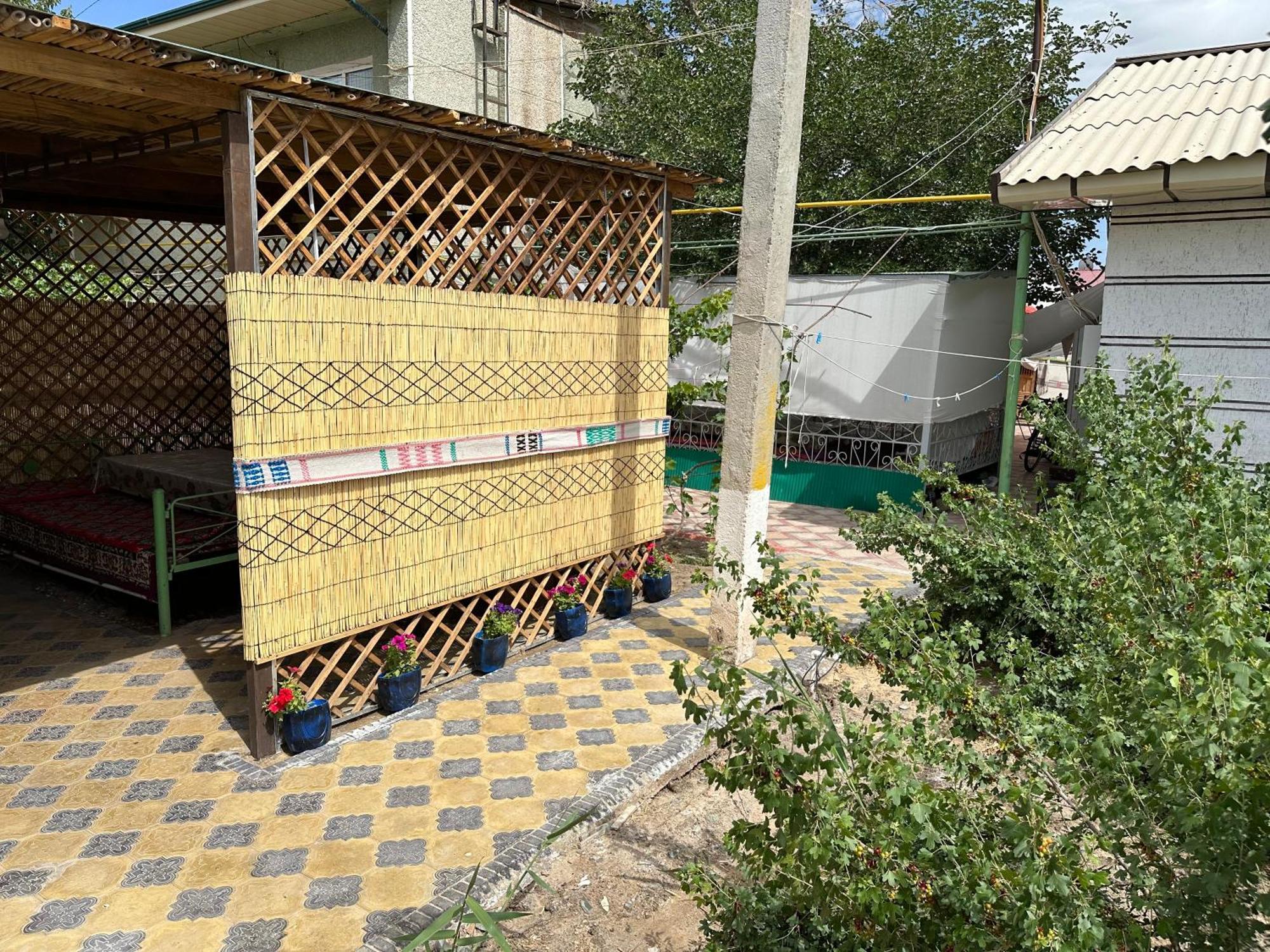 Guest House "Nika", Nukus Zewnętrze zdjęcie